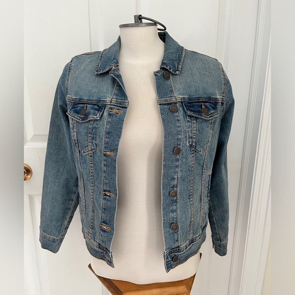 Old Navy Jean jacket size small ladies